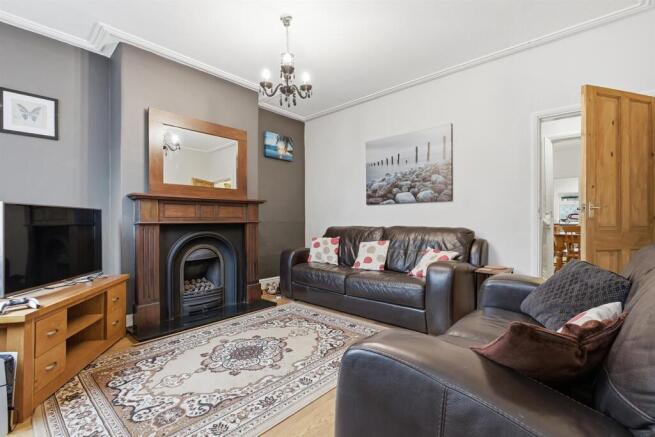 15 Cecil Road, Dronfield 04_297.jpg