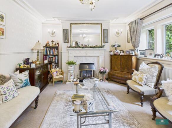 6 bed Semi-Detached for sale Image 7