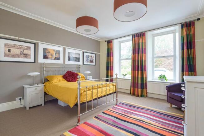 7 bed Detached for sale Image 10