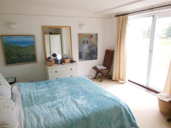 bedroom.JPG