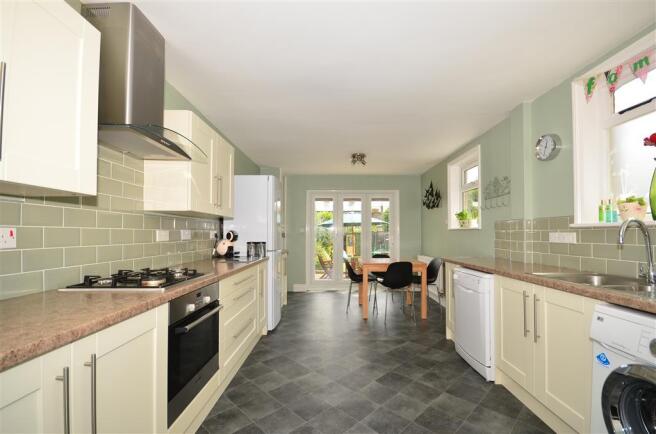 Kitchen/ Breakfast Room