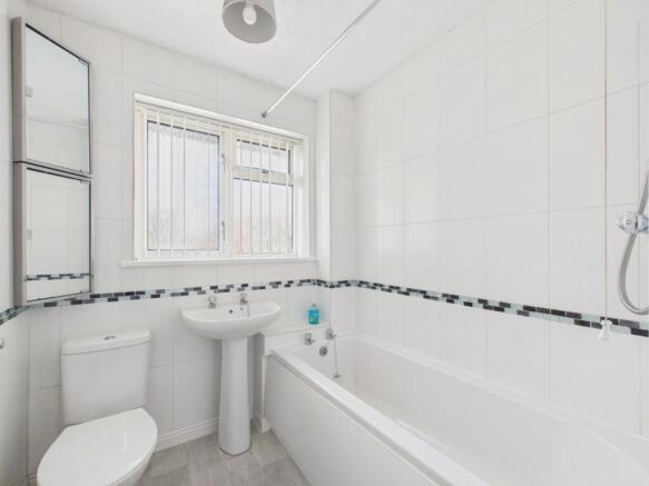 3 bed Semi-Detached for sale Image 7