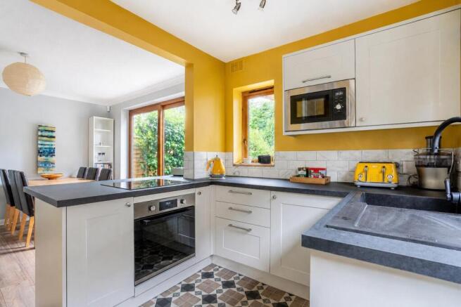 3 bed Semi-Detached for sale Image 4