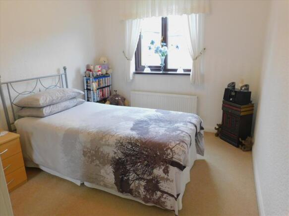 BEDROOM 2