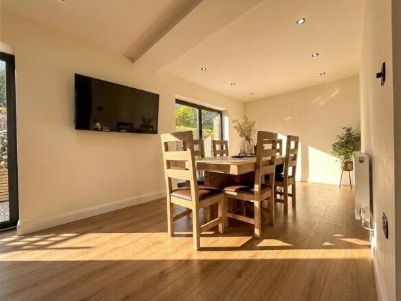 4 bed Detached for sale Image 9