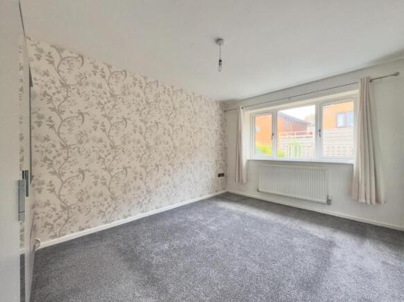 4 bed Detached for sale Image 12