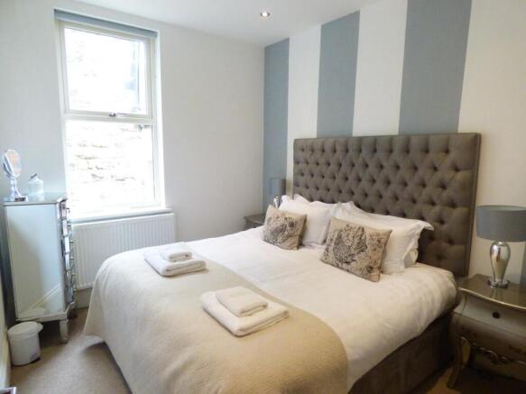 2 bed Flat to rent Image 6