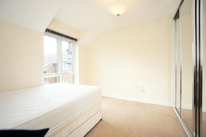 2 bed Apartment to rent Image 5
