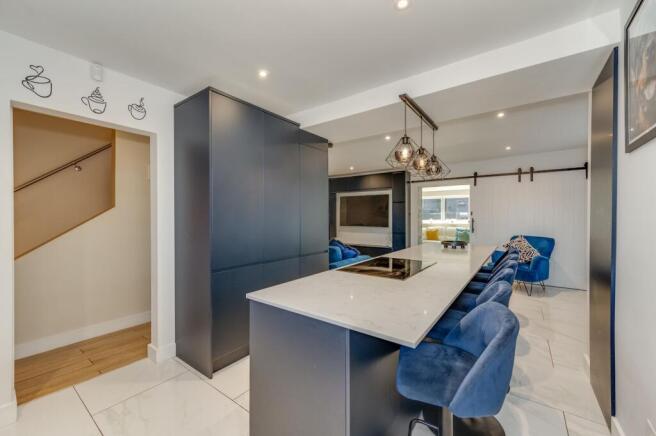 3 bed Semi-Detached for sale Image 7
