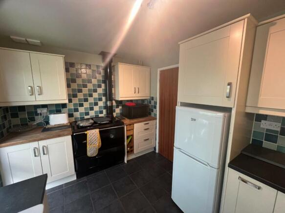 kitchen 2.jpg