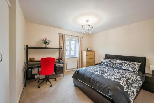 4 bed Detached for sale Image 12