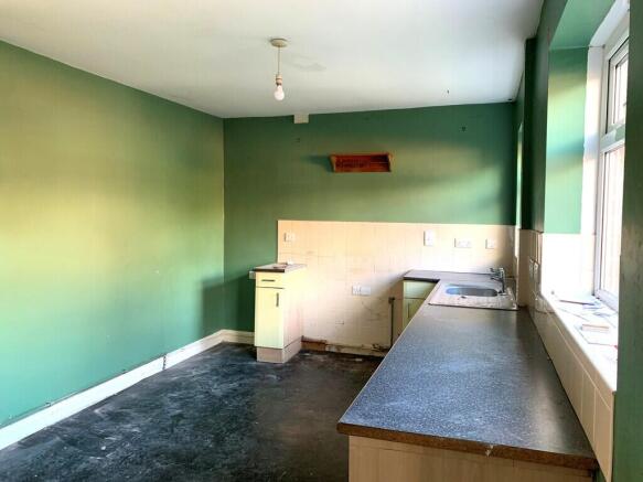 Ash Grove, Silverdale, Newcastle, ST5 6JX  photo 4