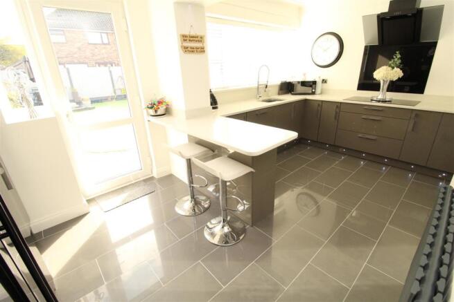 Kitchen1.JPG