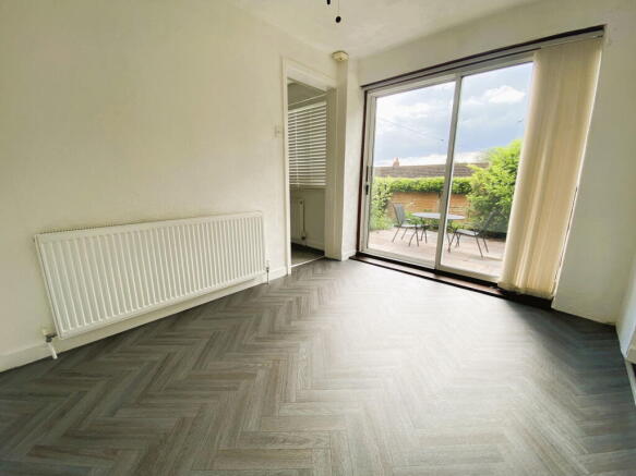 4 bed Semi-Detached for sale Image 4