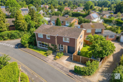 Oaklands Drive, Off Colney Lane
