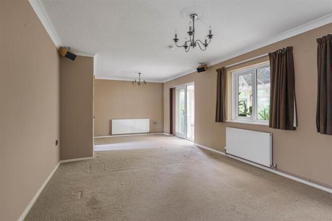 Lounge / Dining Room