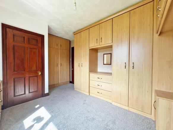 4 bed Detached Bungalow to rent Image 10