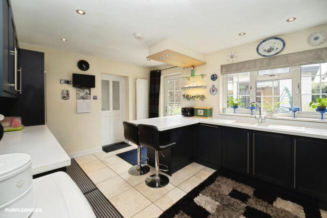 4 bed Detached for sale Image 10
