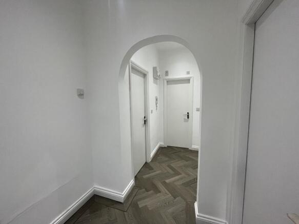2 bed Apartment to rent Image 8