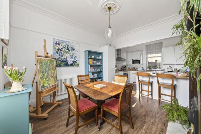 3 bed Semi-Detached for sale Image 7