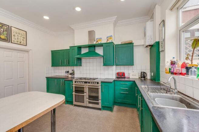 6 bed Terraced for sale Image 5