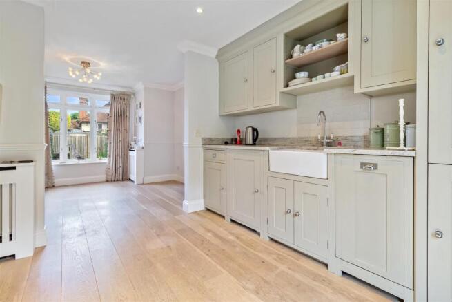 Sussex Court, 4-005.jpg