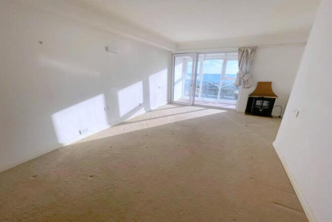 Great sized lounge s
