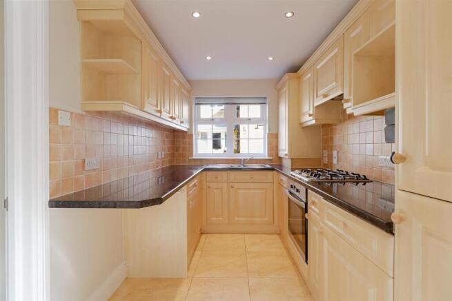 Kitchen a.jpg