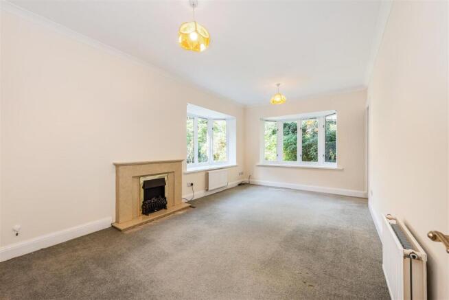 Sitting/Dining Room