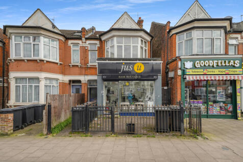 Green lanes, Palmer's Green, London, N13