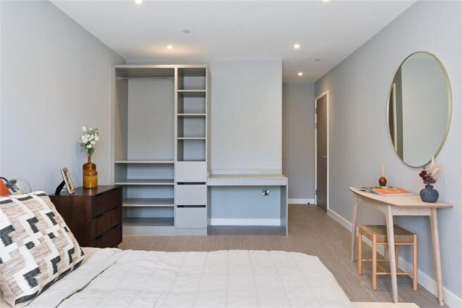 3 bed Apartment to rent Image 10