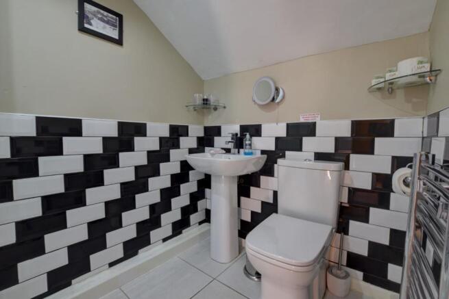 Bathroom - 1.jpg
