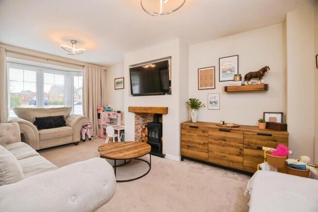 4 bed Detached for sale Image 7