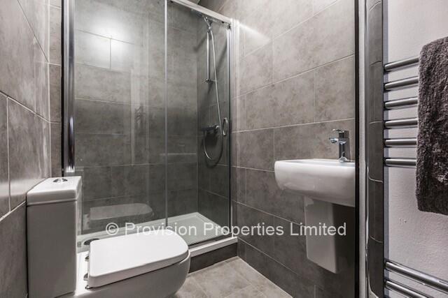 5 bed Terraced to rent Image 5