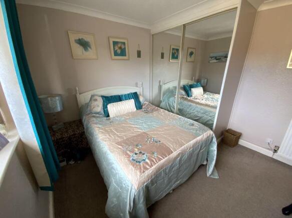 bedroom 2 (01)