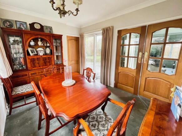 4 bed Detached Bungalow for sale Image 8