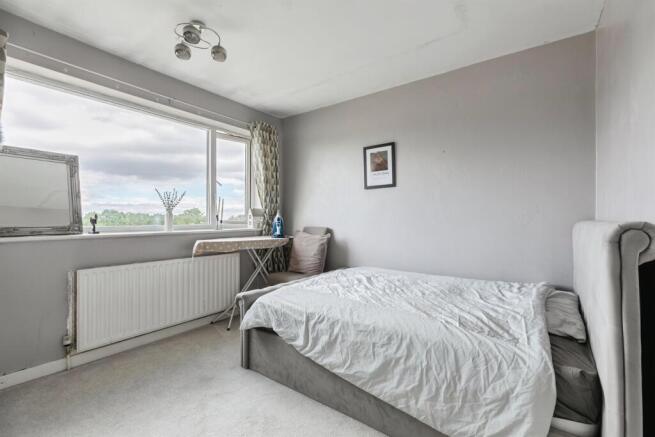 3 bed Semi-Detached for sale Image 7