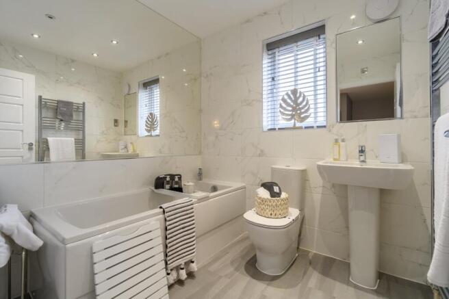 4 bed Detached for sale Image 8