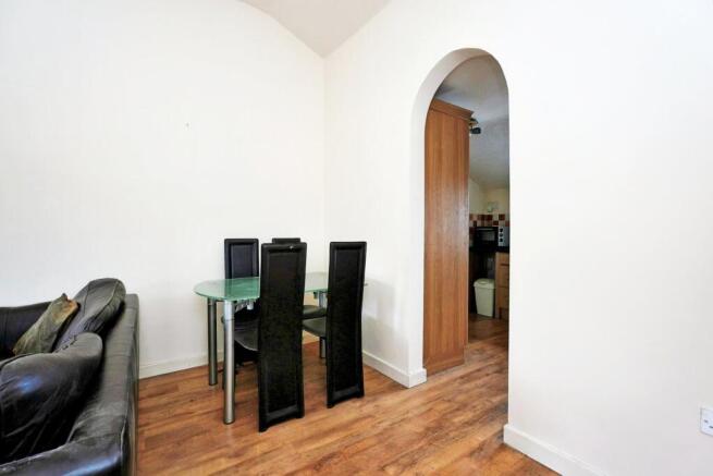 1 bed Flat for sale Image 4