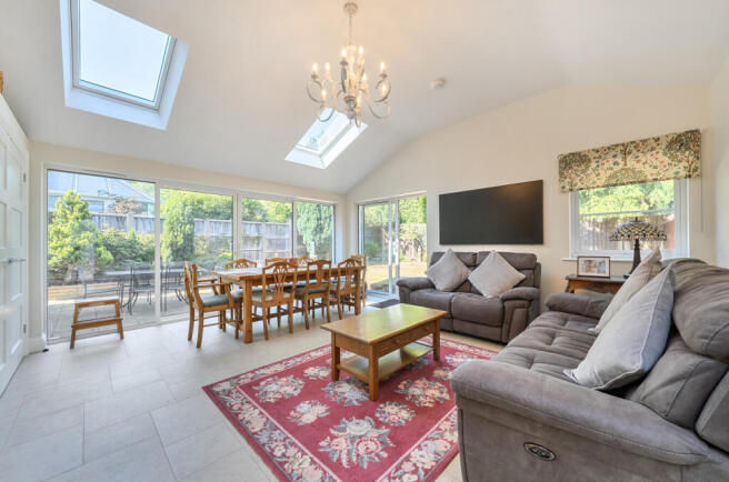 Birch Tree View, Lightwater, Surrey, GU18 photo 4