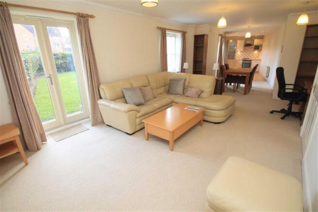 LOUNGE AREA