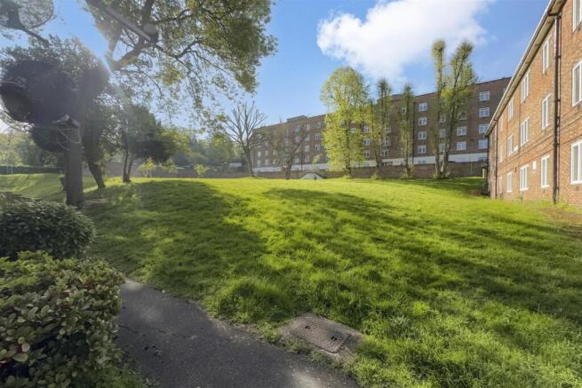 Flat 16, Bromleigh Court - 6Mu1yRpFwAEnyy0M0m3R.jp