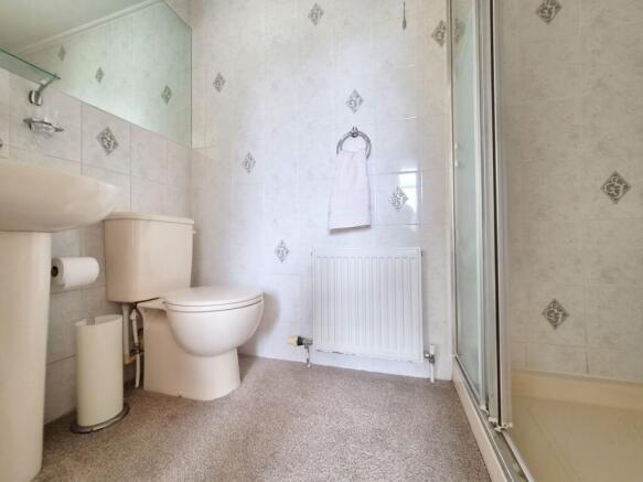 4 bed Semi-Detached for sale Image 12