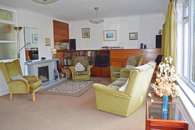 26 Orchard Croft, lounge a.jpg