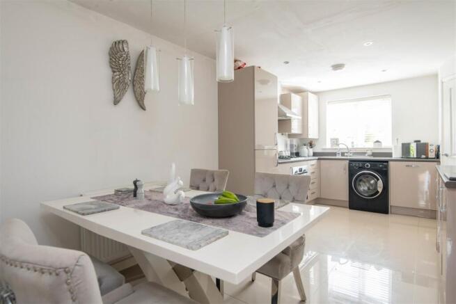Kitchen / Dining
