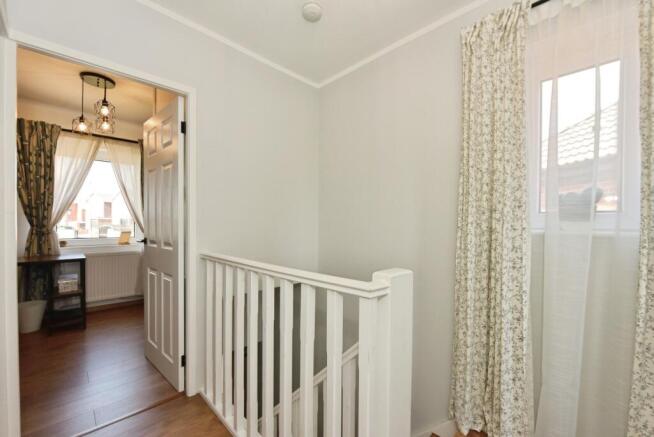 3 bed Semi-Detached for sale Image 12
