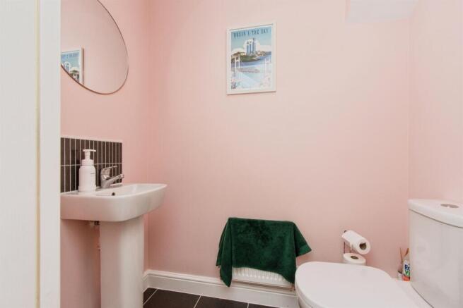 2 bed Terraced for sale Image 8