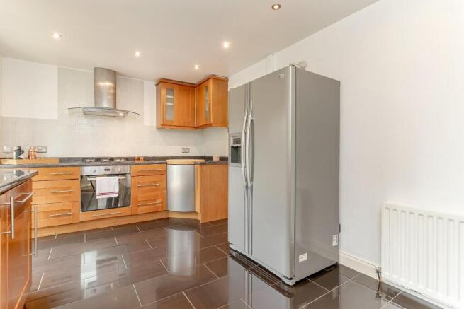 4 bed Semi-Detached for sale Image 5