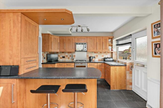 OPEN-PLAN DINING KITCHEN