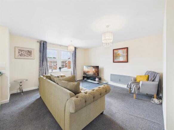 2 bed Flat for sale Image 5